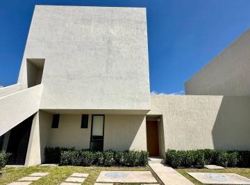 Casa · 115m² · 2 Recámaras · 2 Estacionamientos · Renta Casa Zaru Residencial Privada Alberca Gimnasio Cerca Zibata Zakia Universidad Anahuac Hospital