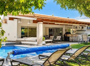 fbfc67659ae992d319026508ca84978c35035e2708ef4d260a88406a6141100b · Casa Colinas de Santa Fe, Cuernavaca