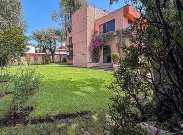 Casa en condominio · 500m² · 3 Recámaras · 4 Estacionamientos · Linda Casa con Gran Jardin en Condominio Horizontal con Seguridad