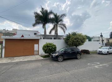Casa de 3 habitaciones, Zapopan · Casa en Venta Arboledas Muy Amplia Excelente Ubicacion
