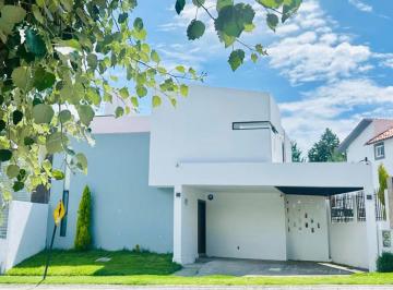 Casa de 3 habitaciones, Calimaya · Venta Casa Semiamueblada Calimaya
