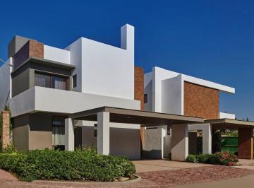 1 · Casa en Renta con Paneles Solares | Altozano Nueva Laguna