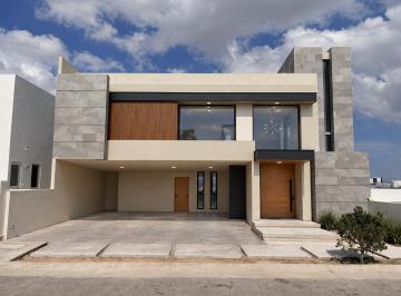 Casa de 4 habitaciones, San Luis Potosí · Casa en Venta en Club de Golf La Loma, San Luis Potosí