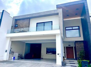 Casa de 5 habitaciones, Monterrey · Casa La Joya Magnolia (Carretera Nacional)