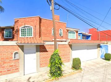Casa de 4 habitaciones, Metepec · Casa en Remate, Xinantécatl, Metepec, México – Propiedad con Amplio Terreno