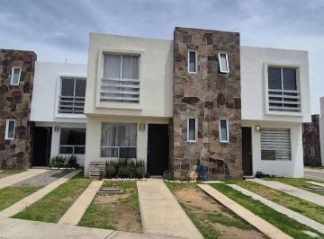 Casa de 3 habitaciones, Cuautlancingo · Casa en Renta en Cuautlancingo con Amplio Jardín, 3 Recámaras y 3 Baños