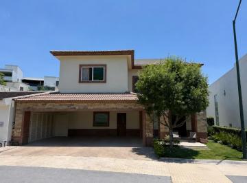 Casa de 4 habitaciones, Monterrey · Casa en Renta en Monterrey Zona Carretera Nacional Sierra Alta
