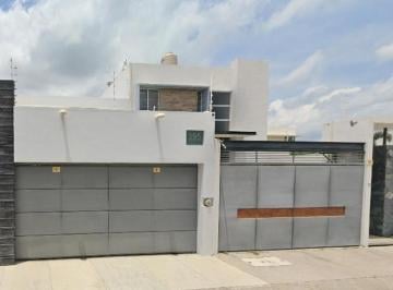Casa de 3 habitaciones, Colima · Casa en Venta en Colima