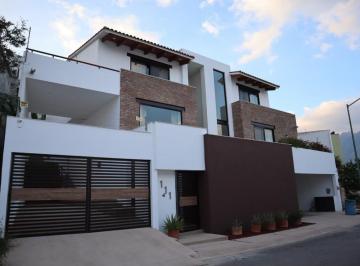 Casa de 3 habitaciones, Monterrey · Casa en Venta / Renta en Monterrey Zona Carretera Nacional La Toscana
