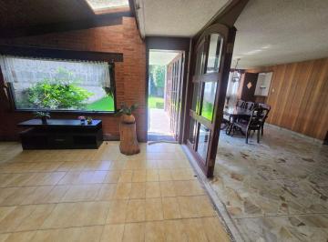 Casa de 3 habitaciones, Naucalpan de Juárez · Casa en Venta Ciudad Satélite, Calle Cerrada con Portón Eléctrico, Oportunidad, Gran Potencial