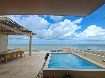 3230bb4f36597eb3dd412782e63344b331fda20f7e5124f45ba7326a94bdea05 · Casa en Venta Frente Al Mar en Chelem, con 925 m² de Terreno