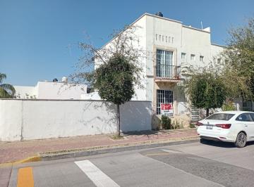 Casa de 3 habitaciones, León · Fraccionamiento El Dorado, Casa en Esquina, Excelente Ubicación