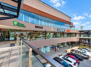 Local comercial · 126m² · 60 Estacionamientos · Local en Renta en Plaza D Lucca
