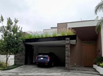 Casa · 808m² · 5 Recámaras · 3 Estacionamientos · Venta de Casa en Vista Real