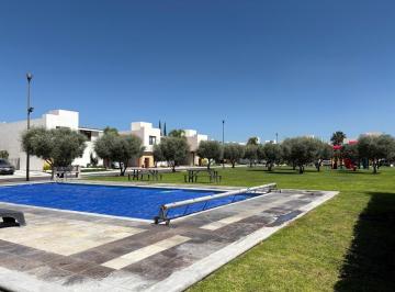 Casa · 170m² · 3 Recámaras · 2 Estacionamientos · Casa Semiamueblada en Puerta Real II Queretaro