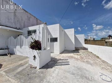 Casa · 75m² · 2 Recámaras · 1 Estacionamiento · Bonita Casa de Una Planta en Venta en Presidentes de México, Campeche Medidas: • 10 m de Frente X 16