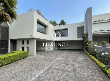 Casa · 400m² · 2 Estacionamientos · Casa en Jardines en La Montaña en Venta