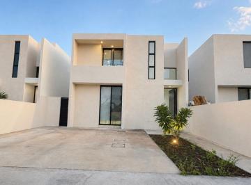 Casa de 3 habitaciones, Mérida · Casa de 3 Recámaras, con Alberca, Dentro de Privada.