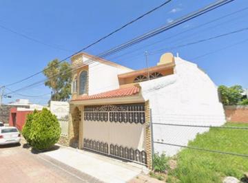 Casa de 4 habitaciones, Aguascalientes · Venta de Casa Sierra del Humo Bosques del Prado Sur Aguascalientes