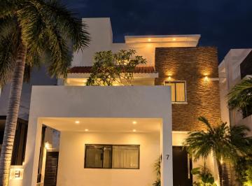 Casa de 4 habitaciones, Benito Juárez · Moderna Casa en Renta en Cumbres