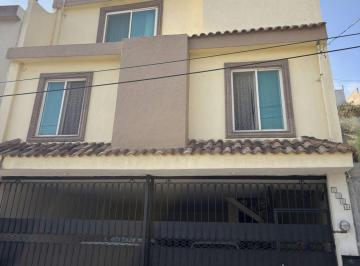 Casa de 4 habitaciones, Saltillo · Bonita Casa Amueblada con 4 Habitaciones y Amplios Espacios en Zona Centro