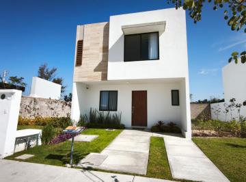 Casa · 123m² · 3 Recámaras · 2 Estacionamientos · Casa en Fraccionamiento La Rioja