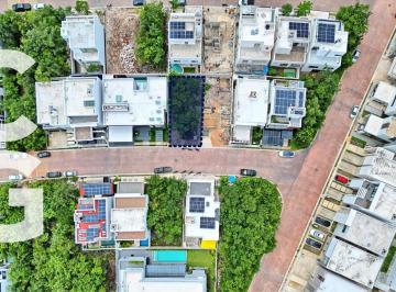 Terreno / Lote · 224m² · Terreno en Venta en Cancún en Residencial Vía Cumbres con Excelentes Amenidades