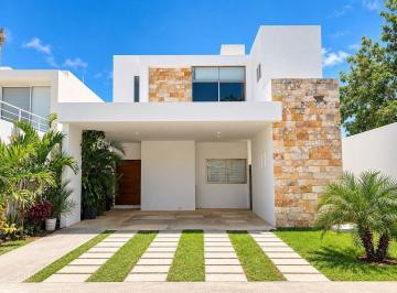 4319ec5458f8e9348f880a8f69a986a63013f413d0087a76f8c21f4082fa00c6 · Casa en Renta en Arborea, Conkal I 3 Recámaras, Alberca y Paneles Solares