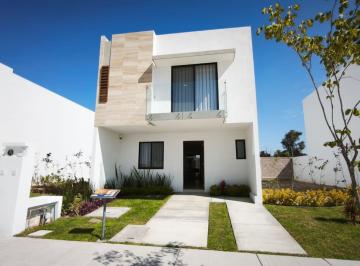 Casa · 154m² · 3 Recámaras · 2 Estacionamientos · Casa en Fraccionamiento La Rioja