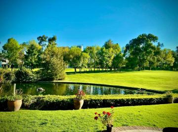 Departamento de 4 habitaciones, Huixquilucan · Casa en Renta en Lomas Country Club