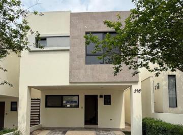 Casa de 3 habitaciones, García · Casa en Renta Ferrara Residencial