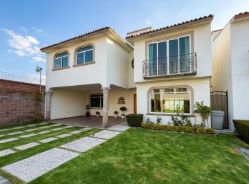 Casa en condominio de 4 habitaciones, Metepec · Casa en Renta en Av Tecnológico | Metepec | 4 Recámaras | Amplio Jardín | en Fraccionamiento