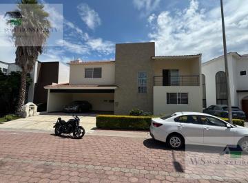 Casa en condominio · 280m² · 3 Recámaras · 6 Estacionamientos · Casa en Condominio en Pueblo Nuevo