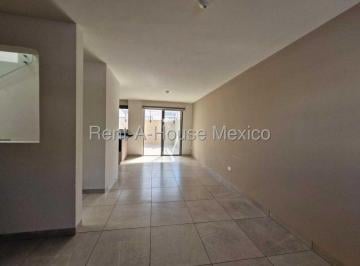 Casa · 118m² · 3 Recámaras · 2 Estacionamientos · Casa en Renta de 3 Recámaras con Patio en Zákia Rah877
