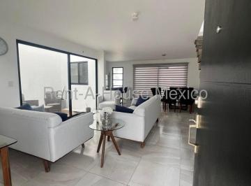 Casa · 144m² · 3 Recámaras · 2 Estacionamientos · Casa Amueblada en Renta en Zákia con 3 Recámaras y 2.5 Baños Rah611