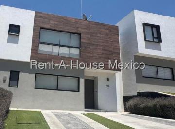Casa · 177m² · 4 Recámaras · 2 Estacionamientos · Zibatá Casa de 4 Recámaras con Jardín Privado en Exclusivo Condominio Rah977