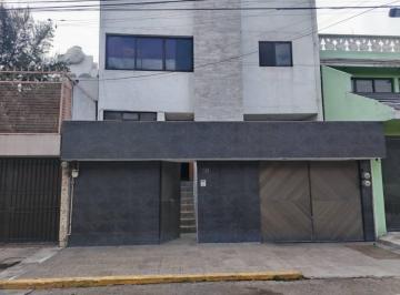 Casa · 365m² · 8 Recámaras · 2 Estacionamientos · Venta Casa Gustavo a Madero