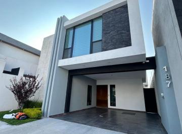 Casa de 4 habitaciones, Saltillo · Residencia en Venta en Rincón de Alcántara, Saltillo