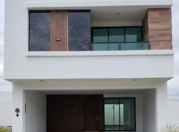 Casa · 280m² · 4 Recámaras · 2 Estacionamientos · Casa en Venta en Fracc. El Diamante, Tuxtla Gutiérrez, Chiapas