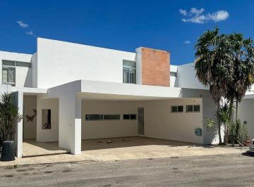 Casa de 4 habitaciones, Mérida · Casa en Renta en Privada Residencial Al Norte de Mérida | 4 Recámaras | Amueblada o Sin Amueblar
