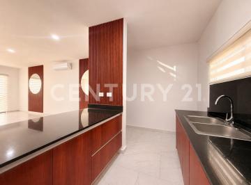 Casa · 192m² · 3 Recámaras · 2 Estacionamientos · Casa en Venta en La Rioja Residencial - Av 135 Cancún