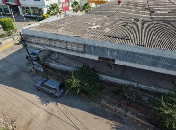 Terreno / Lote · 4500m² · Bodega Comercial en Venta, Para Remodelar o Demoler, en Av Principal, con Afluencia de Paso Peatonal