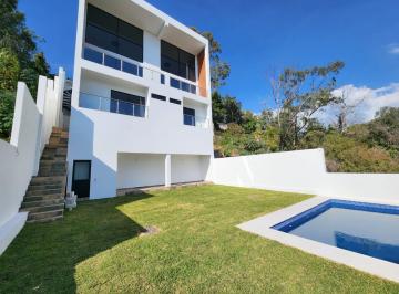 Casa · 381m² · 3 Recámaras · Casa en Venta Dentro de Fracc con Vigilancia y Alberca Al Norte de Cuernavaca