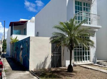 Fachada · Casa en Esquina | 2 Recámaras | Terreno Excedente