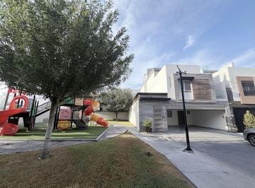 dd55b1dd6e485bed24fbd27d7e9c17ab983be59c2eaea9ea9434727f04153db8 · 0170 - Casa en Venta Frente a Parque con Alberca | Privadas del Canadá, Escobedo