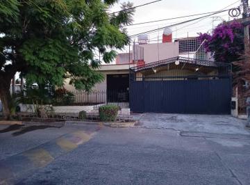 Casa de 6 habitaciones, Guadalajara · Casa en Venta de Oportunidad en Jardines del Country, Guadalajara.