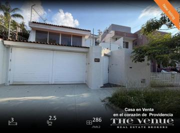 Casa de 3 habitaciones, Guadalajara · Casa Remodelada en Venta en El Corazón de Providencia