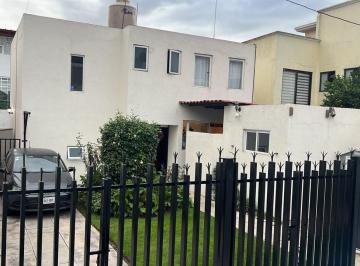 Casa · 250m² · 3 Recámaras · 3 Estacionamientos · Casa en Bosque Residencial del Sur