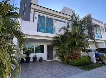 Casa de 4 habitaciones, Zapopan · Casa en Venta en Residencial La Cima, Zapopan