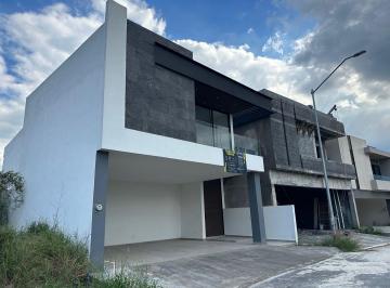 Casa de 4 habitaciones, Santiago · Casa en Venta Fraccionamiento Ayso Carretera Nacional Monterrey.